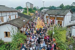 利物浦博主批评努涅斯：球迷对他宽容得像对待婴儿，请立刻放弃他